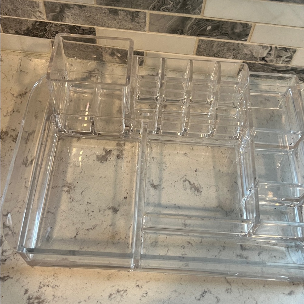 Makeup Tray - Picture 2 of 9